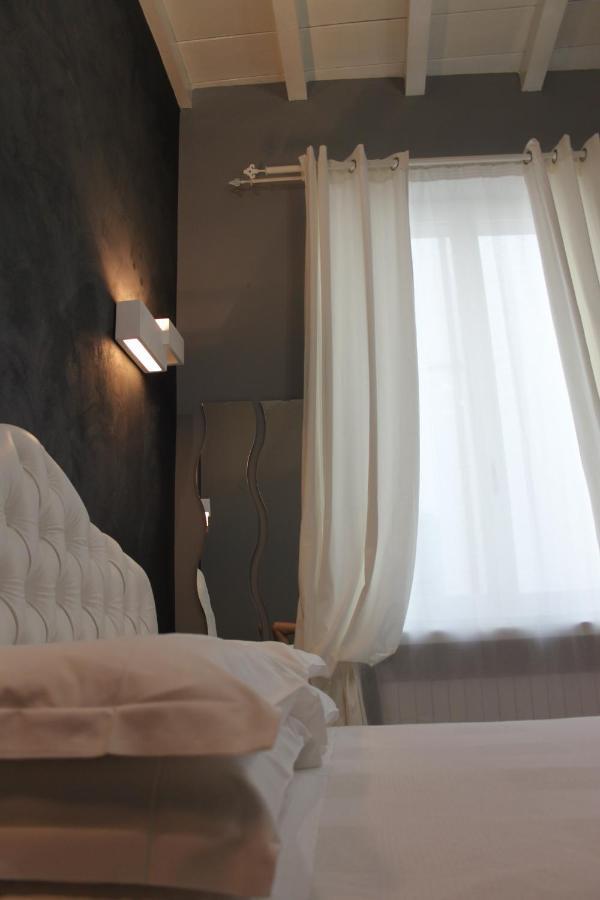 Jacuzzi Apartament By Parmacentro B&B エクステリア 写真