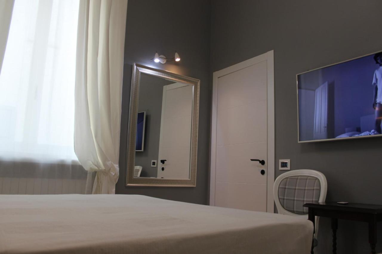 Jacuzzi Apartament By Parmacentro B&B エクステリア 写真