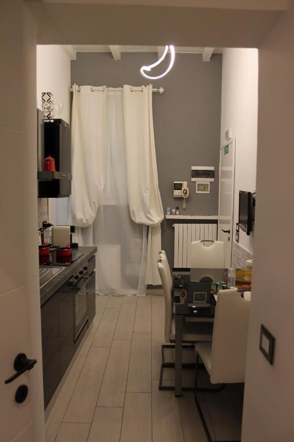 Jacuzzi Apartament By Parmacentro B&B エクステリア 写真