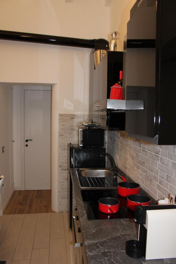 Jacuzzi Apartament By Parmacentro B&B エクステリア 写真